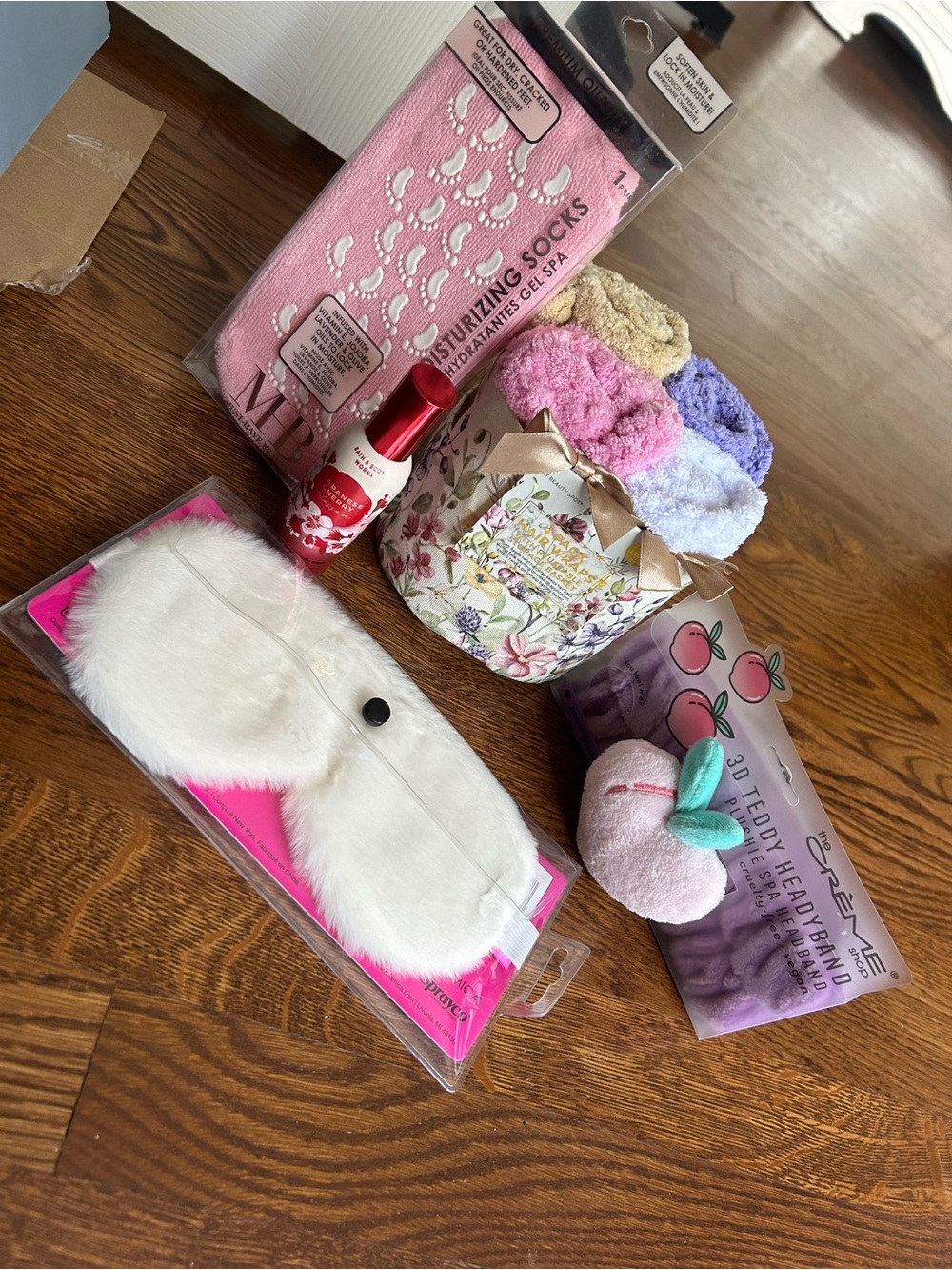 Cozy Spa Gift Set — Pink & White Accessories